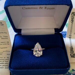 Sophisticated Silver and White Ring with Timeless Elegance